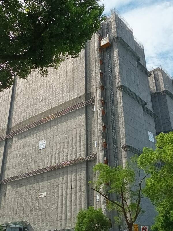 中央銀行總裁楊金龍近期邀請34家國銀和信合社總經理「喝咖啡」，希望業者們自主管理不動產貸款總量。（圖為台北市一處建案的資料照） 圖: 蘇元和/資料照