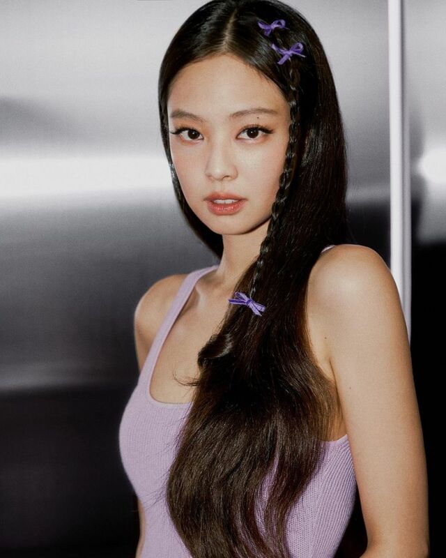 Jennie去年9月遇到有人假冒她的親生父親出書，內容講述Jennie的私生活等，事後Jennie經紀公司憤而提告這名男子。 圖：翻攝自Jennie IG