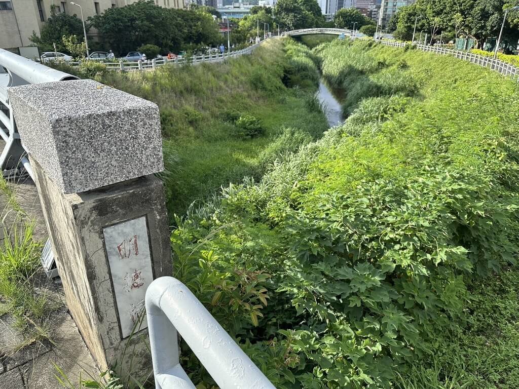 北市府河濱公園修繕費遭爆竟挪去舉辦水舞，王欣儀痛批拿市民安全開玩笑。 圖：王欣儀提供