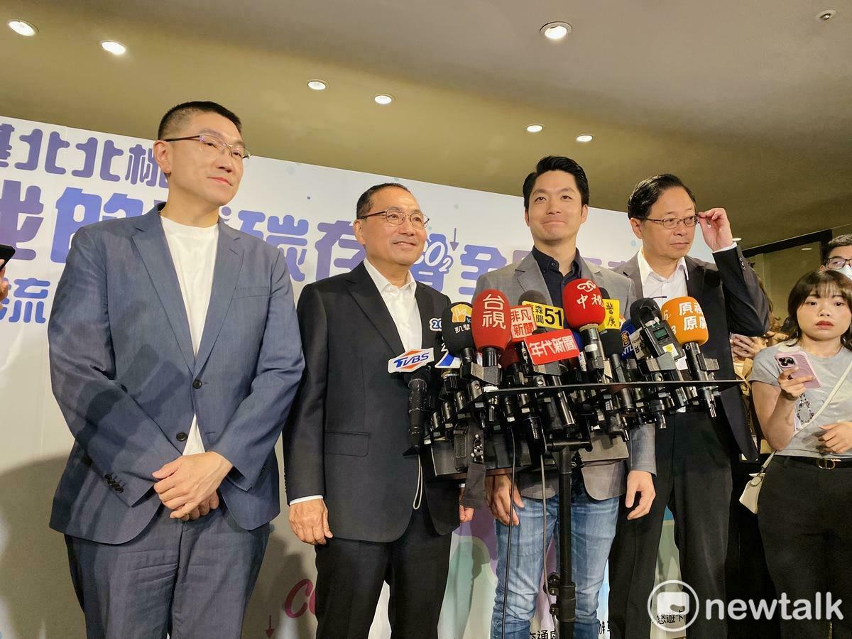 基北北桃四縣市上午於台北市晶華酒店召開「我的減碳存摺全民運動」論壇活動，台北市長蔣萬安（右2）、新北市長侯友宜（左2）、桃園市長張善政（右1）及基隆市長謝國樑（左1）皆出席。 圖：周煊惠 / 攝