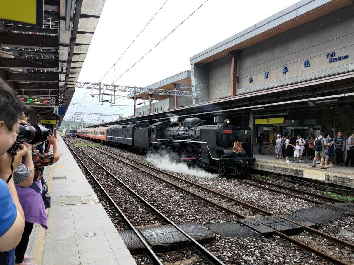 沒買到車票的鐵道迷也不用擔心，台鐵今(11)日公開沿線最美拍攝地點，讓鐵道迷也能夠一睹蒸機女王的美。 圖：台鐵公司／提供