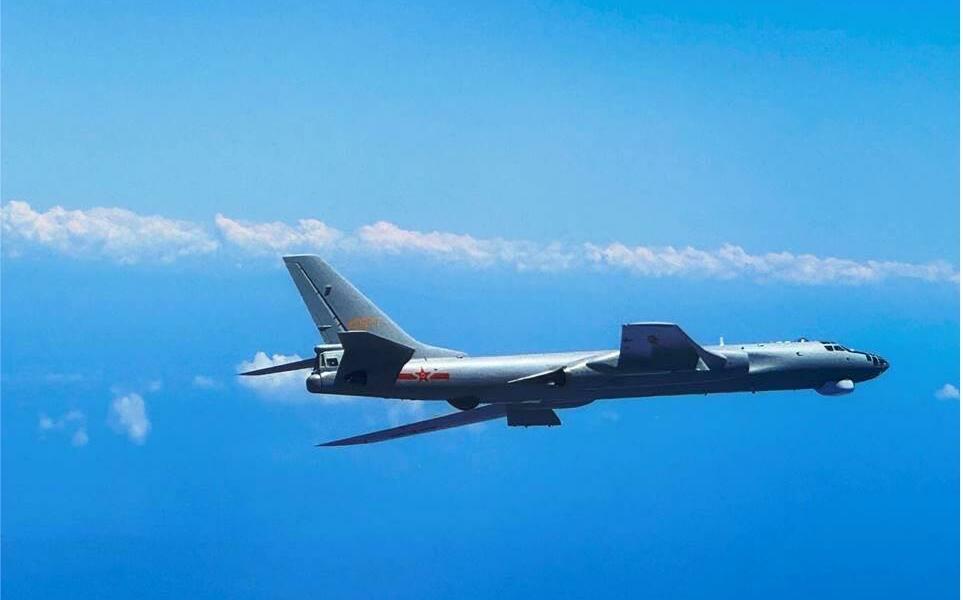 中共26軍機艦擾台 14機闖我空域 最近距基隆僅40浬