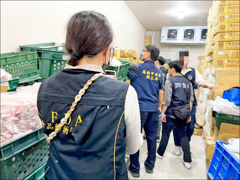 高雄市仁武區柏昇冷凍食品公司涉嫌供應過期肉品，經調查後發現總重達11.4公噸的肉品，其中鵝肉還過期了14年。 圖：高雄衛生局／提供