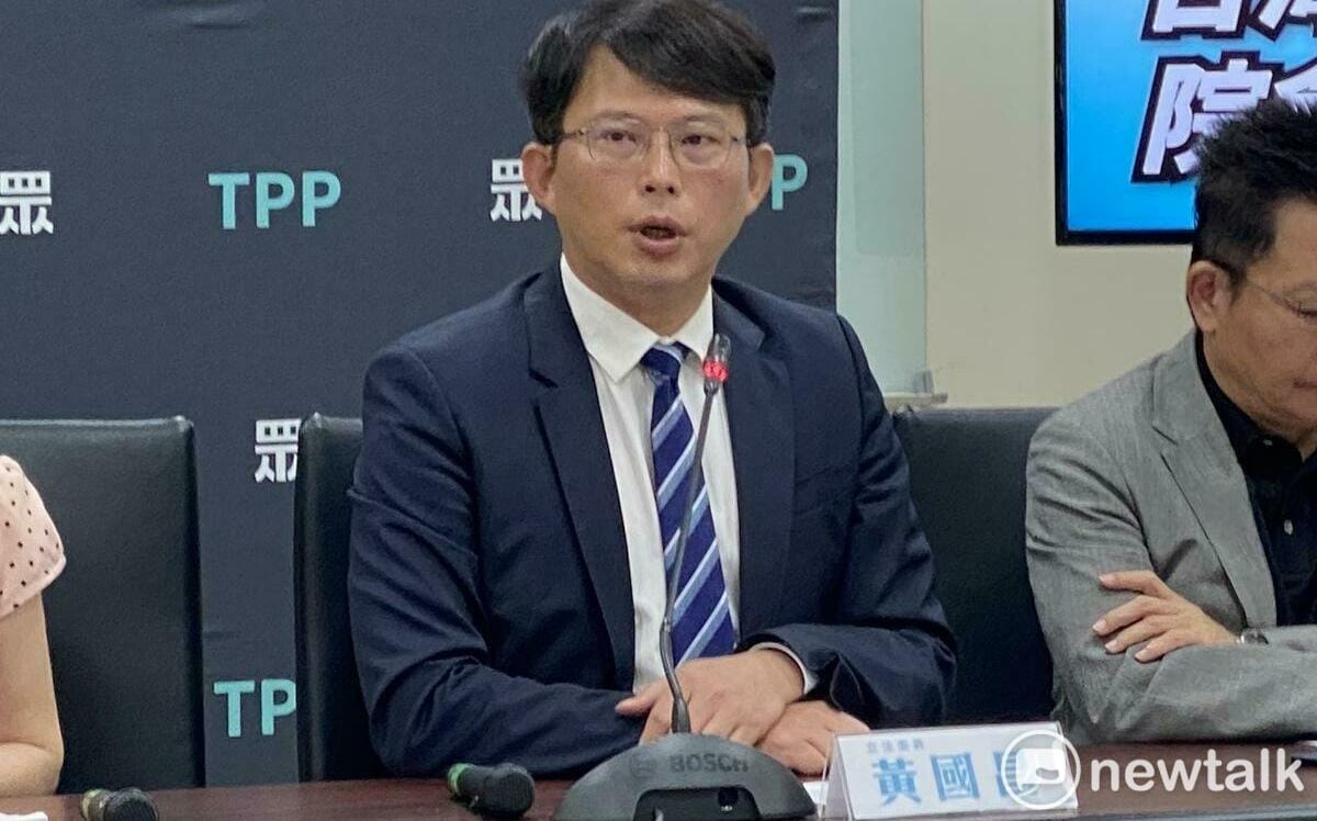 ｢交作業先罵一下老師｣黃國昌長文解釋反質詢 郭昱晴送他2字：找死