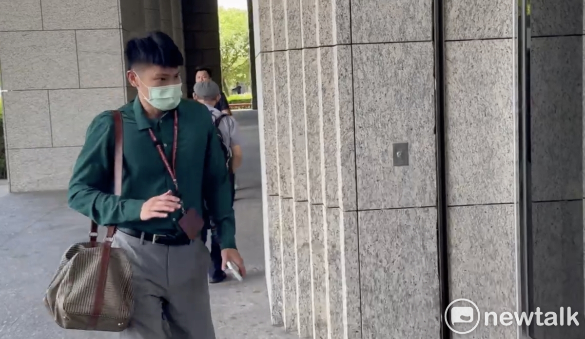 檢察官陳嘉義赴桃園地院開庭。 圖：林昀真/翻攝