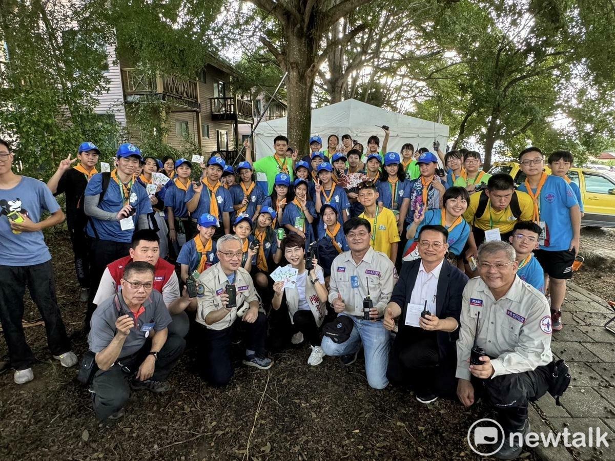為慶祝台南府城建城400週年，中華民國無線電促進會南部分會響應台南市政府，推出了「BV400紀念電台」，並融入了中華民國童子軍第12次全國大露營活動。 圖：蔡旺詮服務處/提供