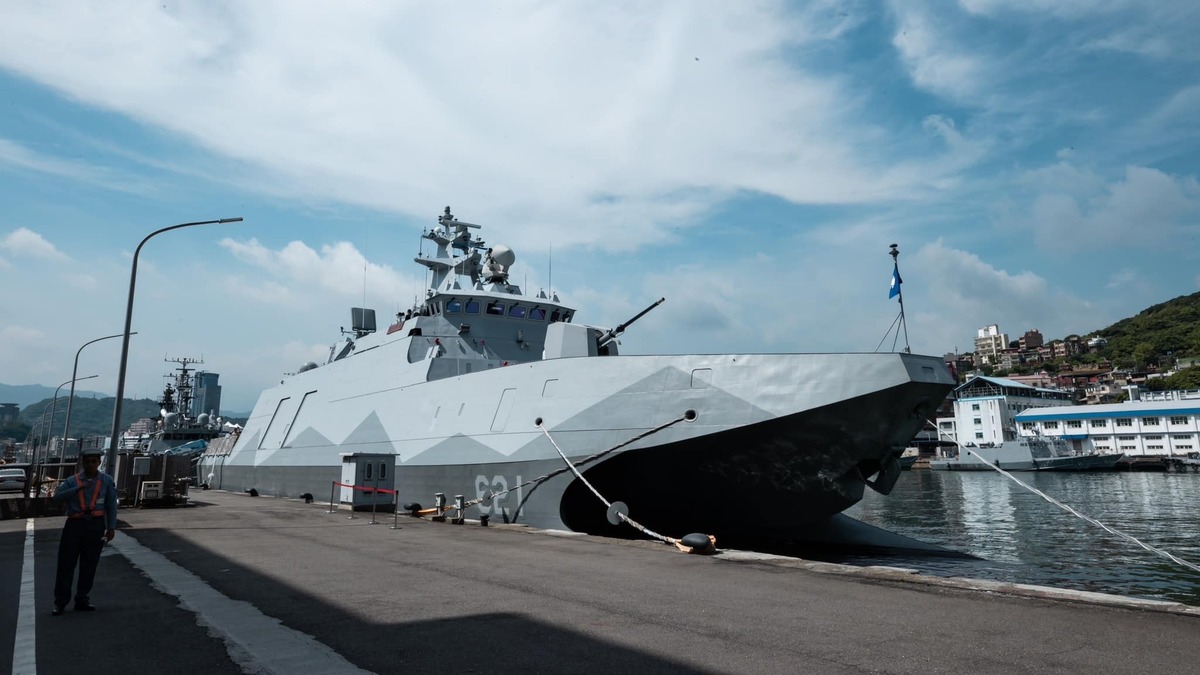 沱江級「旭江艦(ROCS Xu Jiang PGG-621)」。 圖：翻攝「臉書」賴清德粉絲專頁