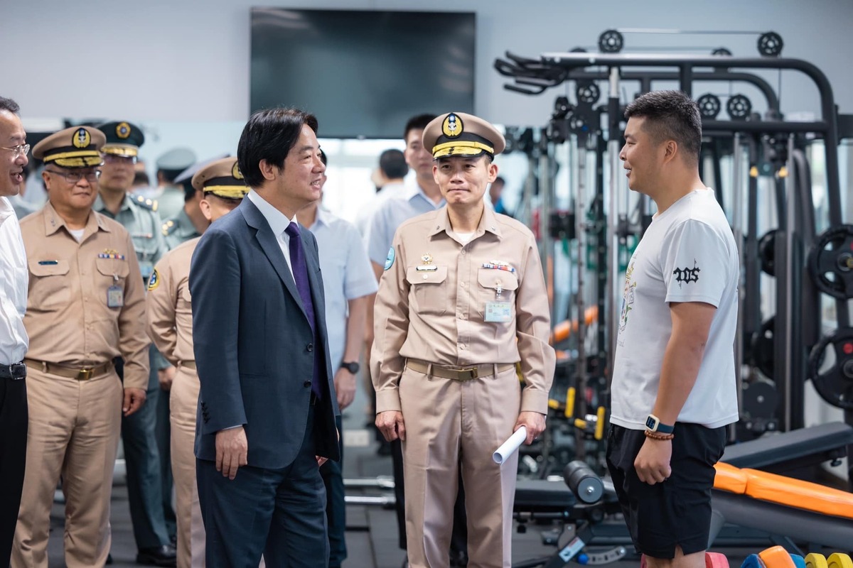 總統賴清德13日視察131艦隊威海營區新建大樓生活設施。 圖：翻攝「臉書」賴清德粉絲專頁