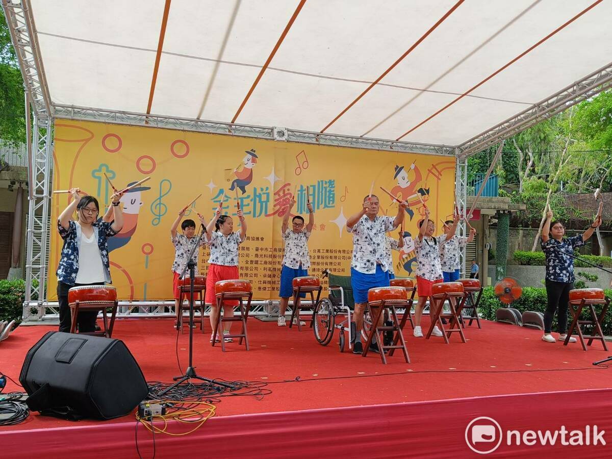 願子樂團演出精彩的打擊樂。 圖：唐復年/攝