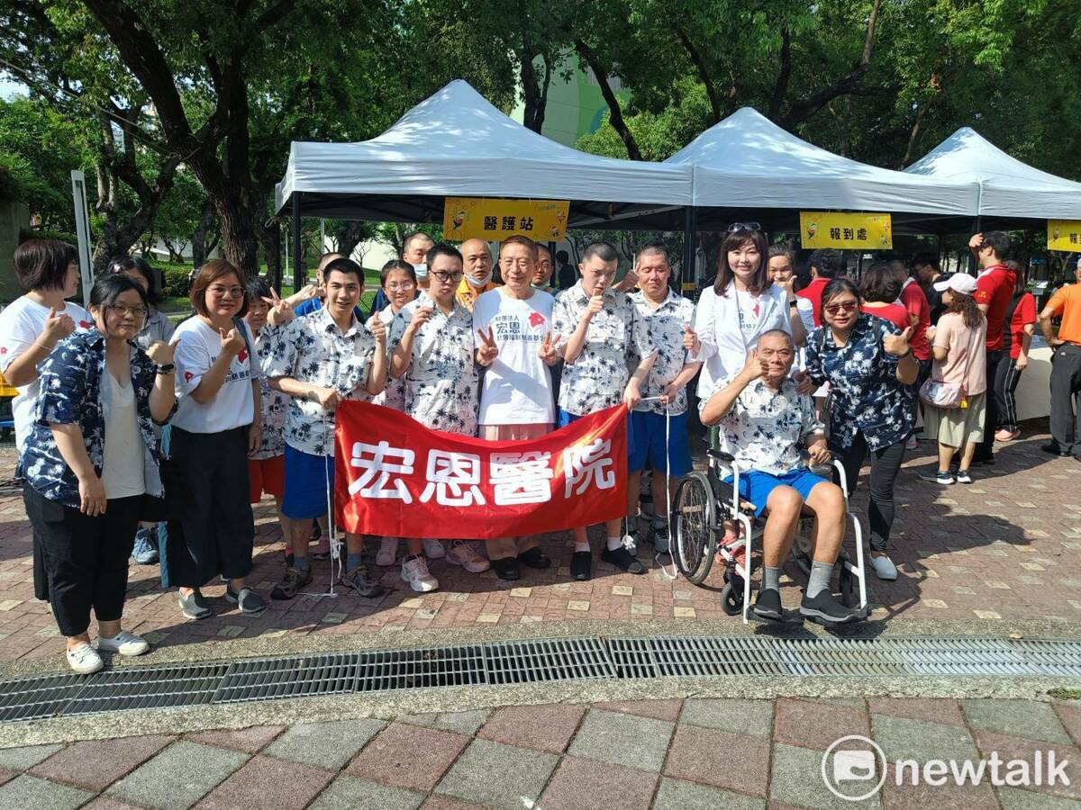宏恩醫院宏恩醫院喜願家園及龍安分院病友組成的願子樂團成為全場的焦點 圖：唐復年/攝