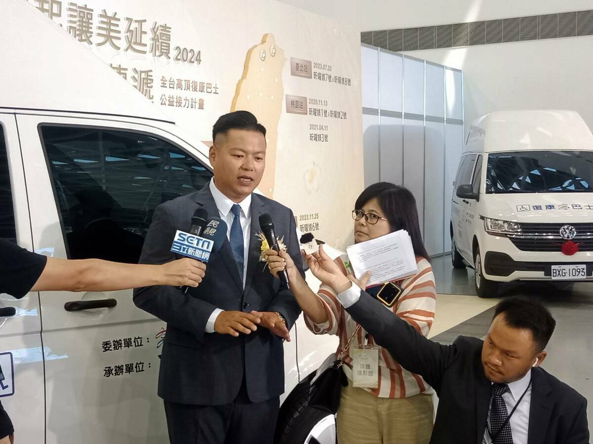陳睿紳(左一)表示公益為展現企業社會責任。 圖:孫家銘攝