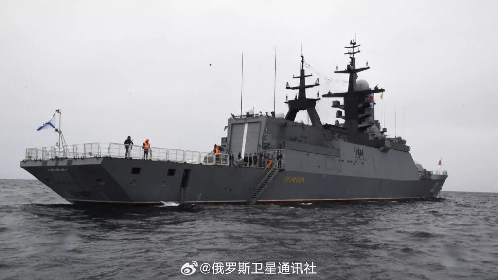 俄軍艦艇在廣東湛江的軍港為中國與俄羅斯年度海上聯合演習集結。 圖：取自俄羅斯衛星通訊社微博weibo.cn/u/2181597154