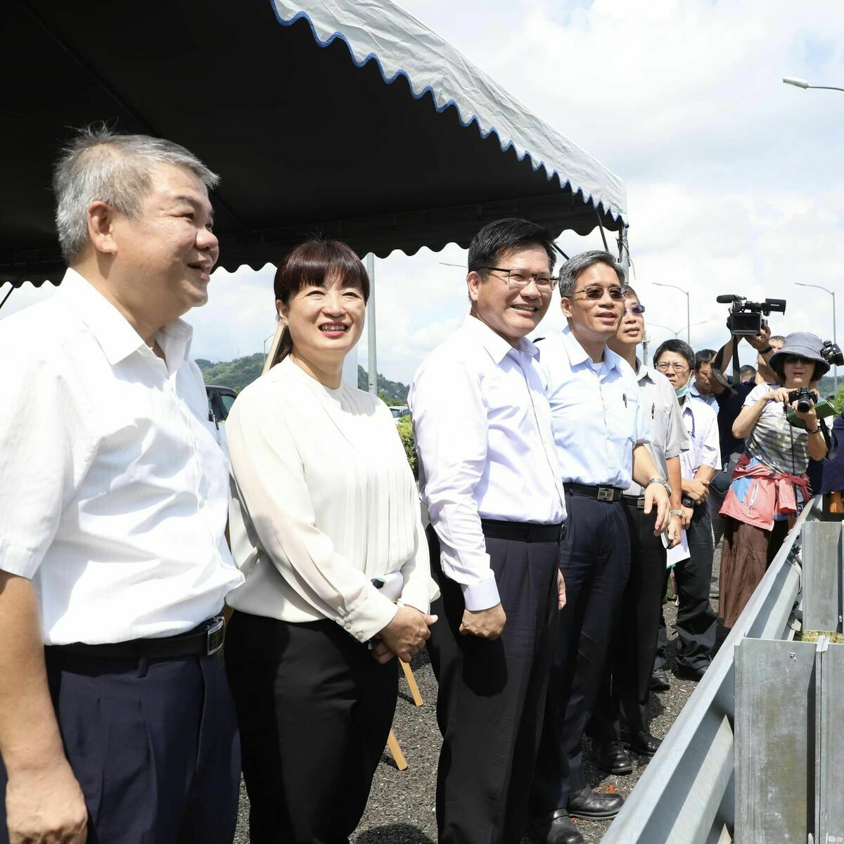 林佳龍於2020年7月28日、交通部長任內視察南投東草屯休息站新建工程。 圖：翻攝自林佳龍臉書