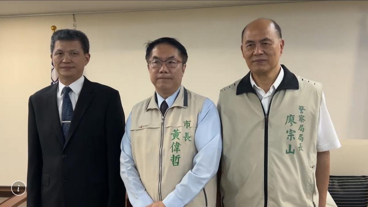 將接台南市警長， 林國清(左一)今低調拜會黃偉哲。 圖:台南市警局提供
