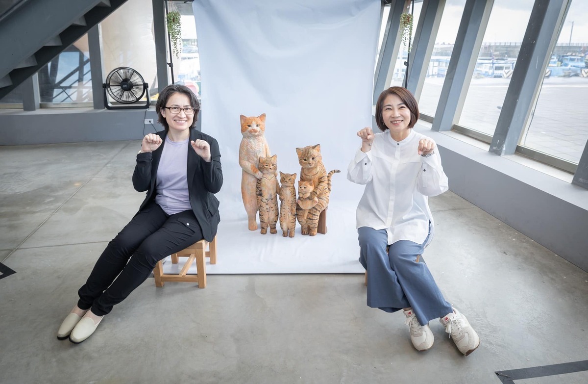 副總統蕭美琴赴屏東車城看海美術館，與屏東縣長周春米一同看展。 圖：翻攝自蕭美琴臉書
