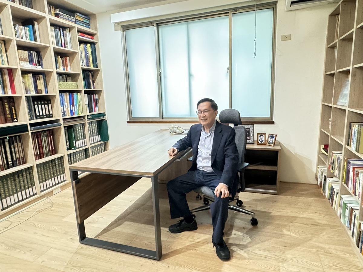 前總統陳水扁返回老家視察智庫的裝潢 圖：陳致中／提供