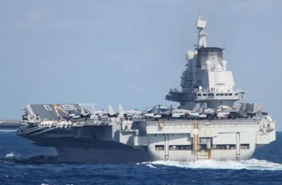中國山東號航母最近率領6艦逼近日本海域，並進行了380次的戰機起降。 圖 : 翻攝自空天力量