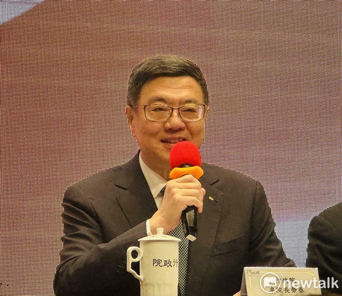 行政院長卓榮泰今（18）天結束「經濟發展委員會」首次會議後，親自出席行政院記者會。 圖：謝莉慧/攝