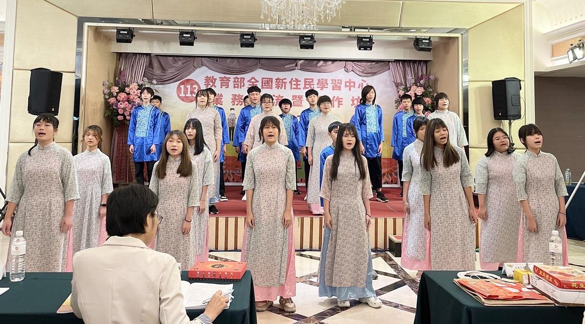 圓富國中新二代合唱團帶來熱情奔放的東南亞旋律。 圖：高雄市教育局/提供