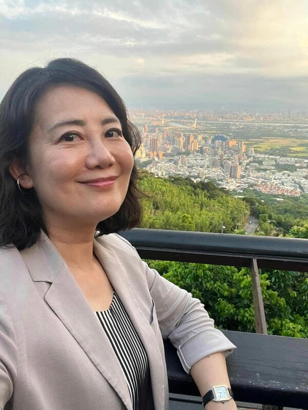 民進黨立委吳思瑤勤走選區，她透露自己很愛從大屯山俯瞰天母、北投。 圖：翻攝自吳思瑤臉書