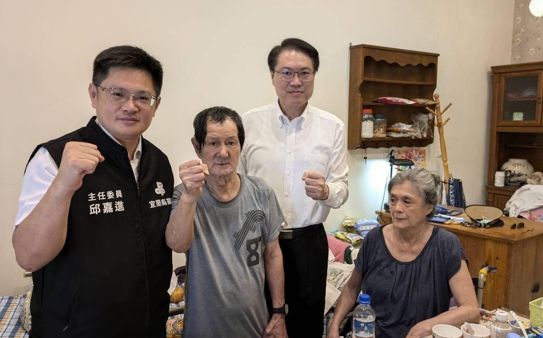 林右昌赴宜蘭探視創黨黨員 承諾接棒帶領台灣繼續前行