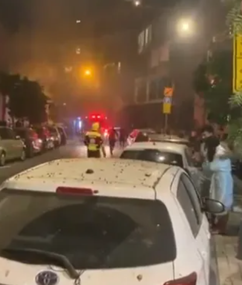 以色列特拉維夫市傳出巨大爆炸聲響，以色列警方和醫療機構迅速抵達現場進行救援。 圖:翻攝自 騰訊網