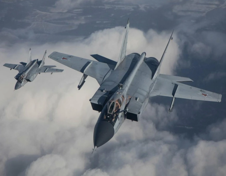 俄羅斯空天軍近期接收了今年第一批米格-31BM 獵狐犬重型截擊機。 圖：翻攝自零度Military