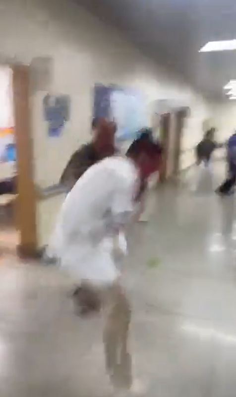 中國近期發生一起持刀殺人事件，一名醫生被男子砍了數刀。 圖：翻攝自李老師不是你老師 X 帳號