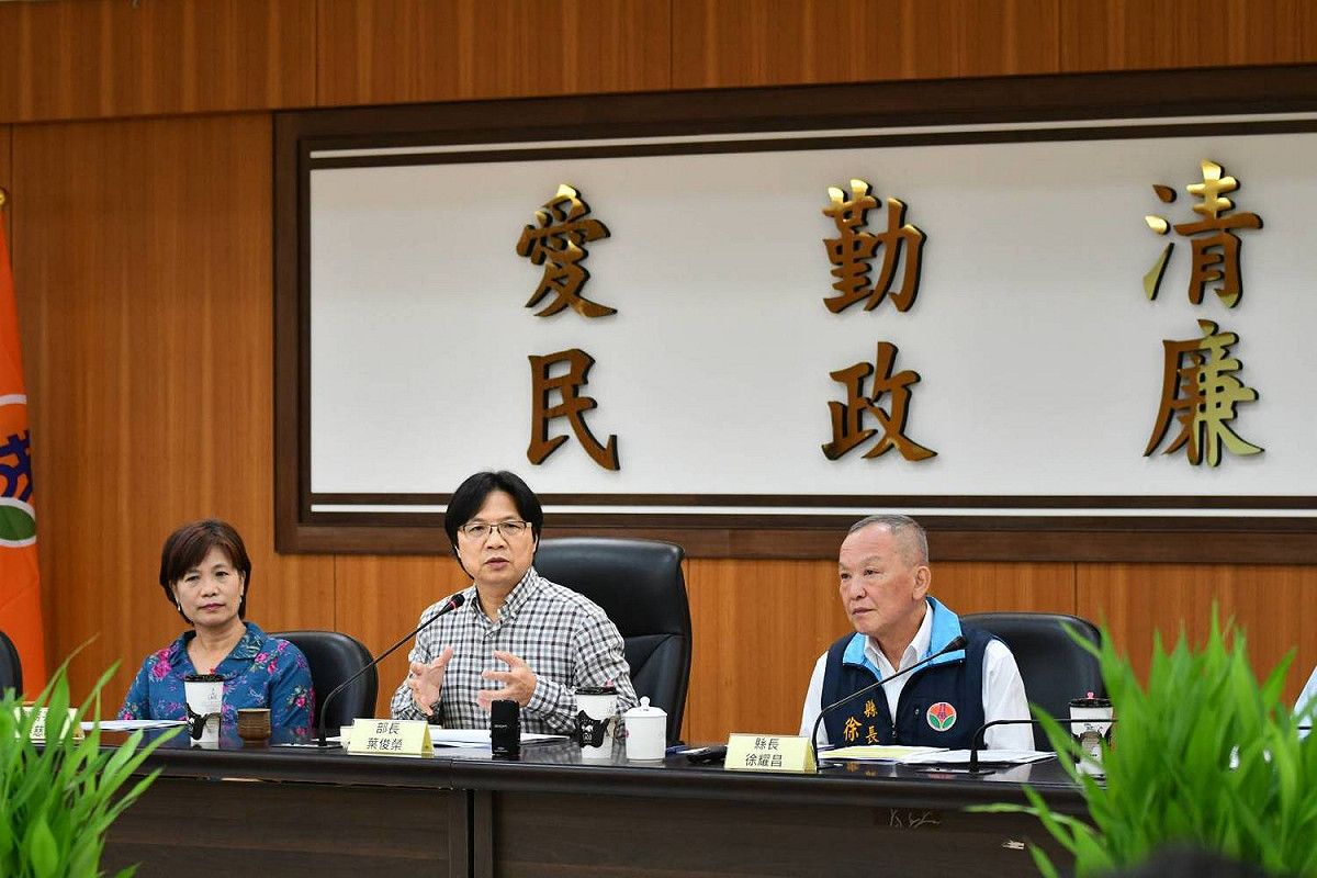 葉俊榮12日與徐耀昌就前瞻計畫交換意見，表示「苗栗之心」計畫具代表性、指標性，會全力支持。 圖：內政部／提供