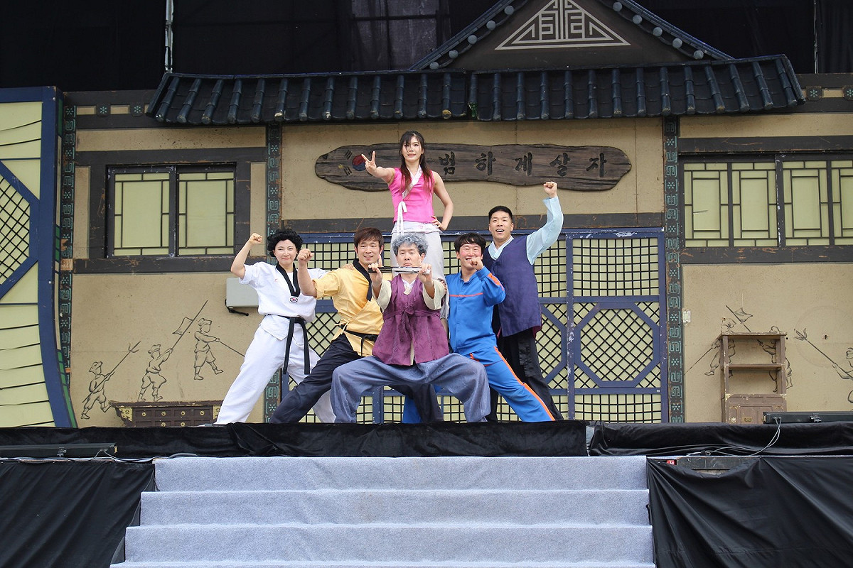 韓國四大秀-「韓國JUMP功夫秀」將於15日晚間7點半演出開幕主秀。 圖：桃園市文化局提供