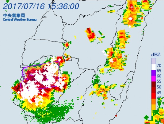 中央氣象局發布大雷雨警訊，針對嘉義市、嘉義縣、台南市發布大雷雨即時訊息，持續時間至16:45。 圖：中央氣象局