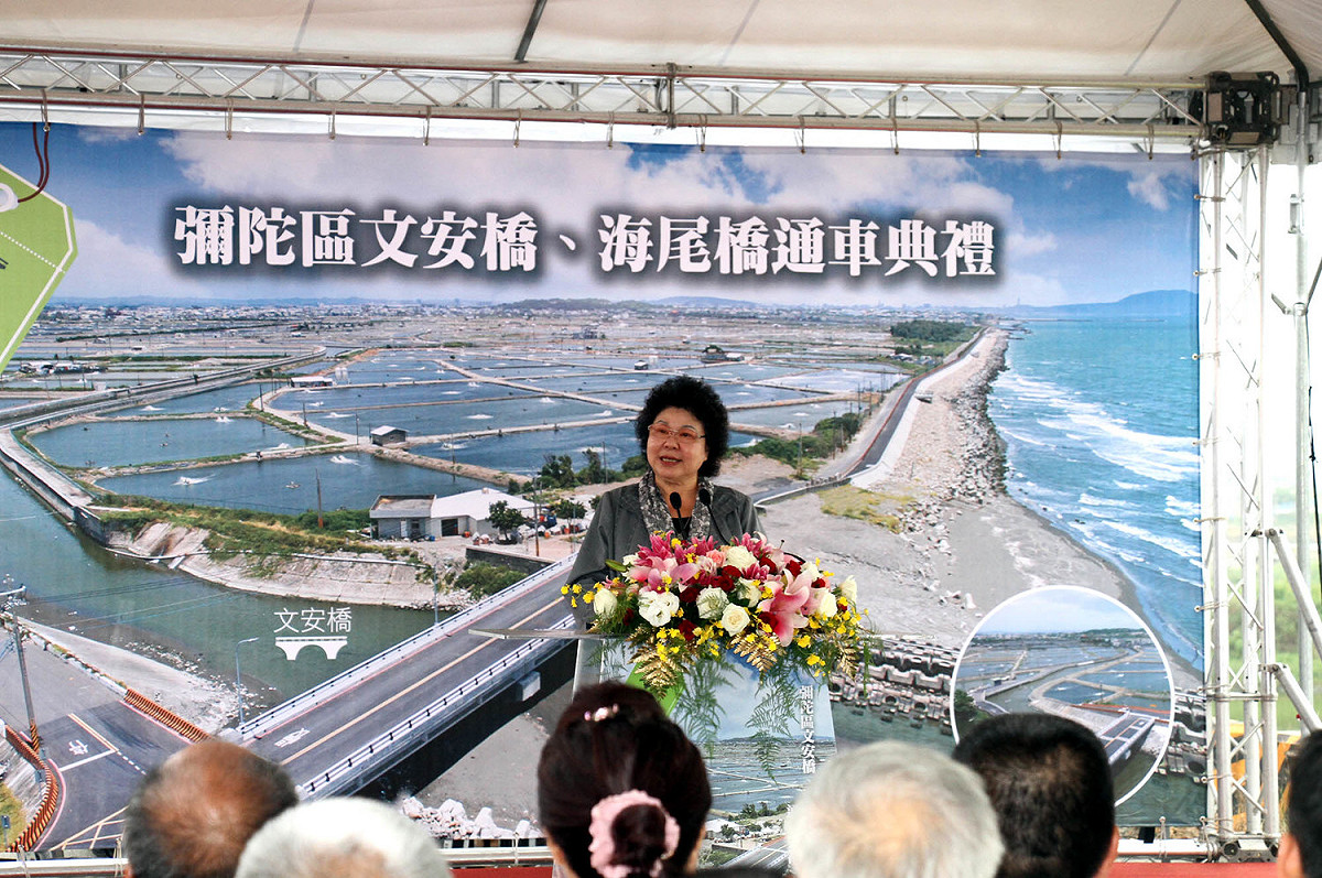 陳菊表示，高雄縣市合併迄今，市府力求基礎建設高高平等。 圖：高雄市政府提供