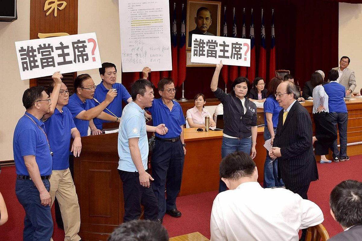 國民黨團總召林德福表示，今年3月31日的朝野協商結論，就已寫明「各黨團同意由財政委員會為主審委員會，其召集委員均得排定審查，不受輪值排定議程限制」。 圖:翻攝林德福臉書
