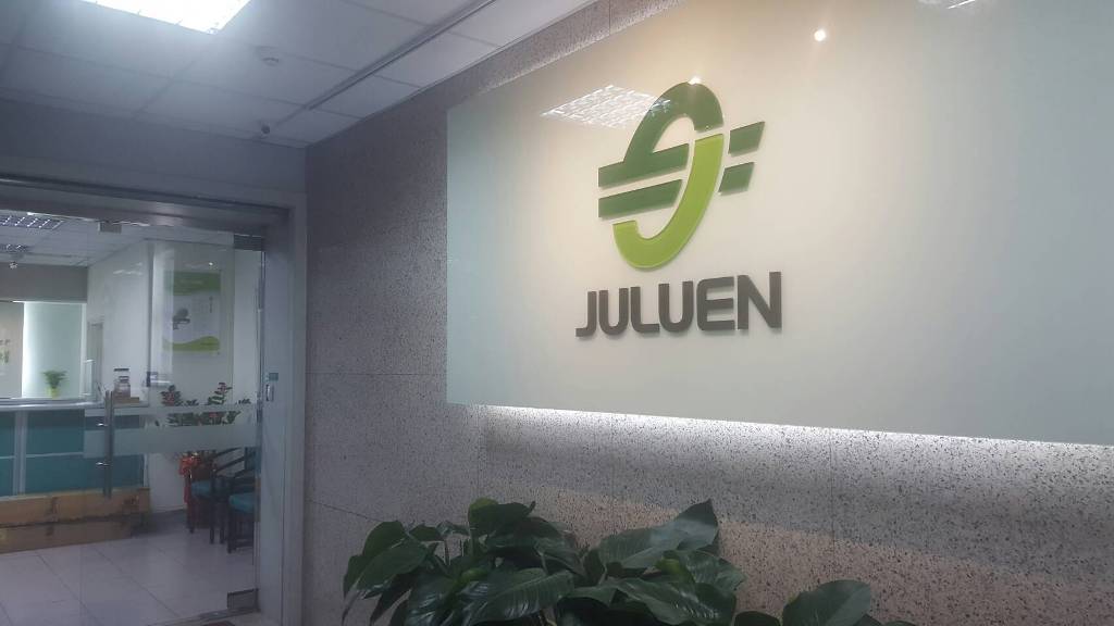 新北市勞工局今(19)日表示，巨輪興業對育有新生兒且有照護需要的員工，給予每年33小時的「親職假」。 圖:新北市勞工局提供