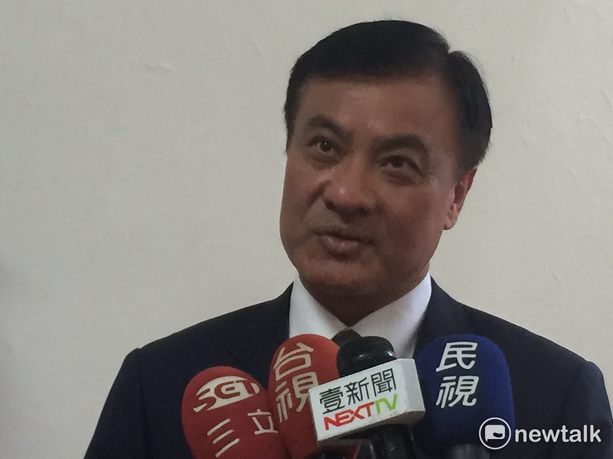 立委文攻武鬥進行議事攻防，立法院長蘇嘉全21日表示，有醫師公會來電告知，水球砸到眼睛會失明，很嚴重。 圖：林人芳／攝