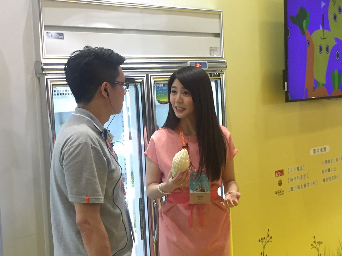 美食展主辦單位還找來白家綺擔任宣傳大使，要宣傳台灣的好味道。 圖：丘秝榕攝