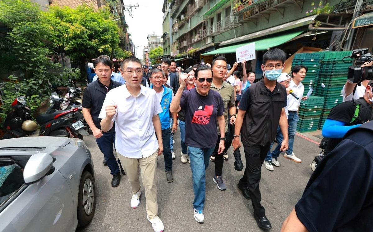 馬英九到基隆固樑勾起新仇舊恨 被連問：還有臉來？