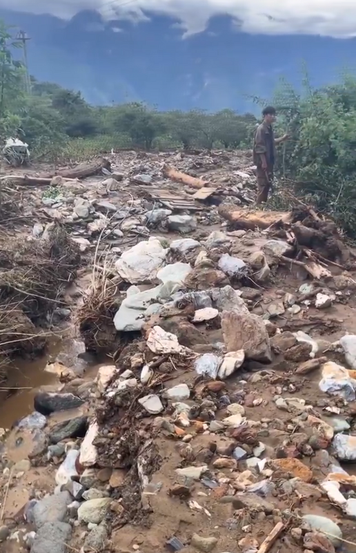 四川雅安漢源縣馬烈鄉 20 日突發土石流，造成10人死亡，29人失蹤。 圖：翻攝自李老師不是你老師 X 帳號