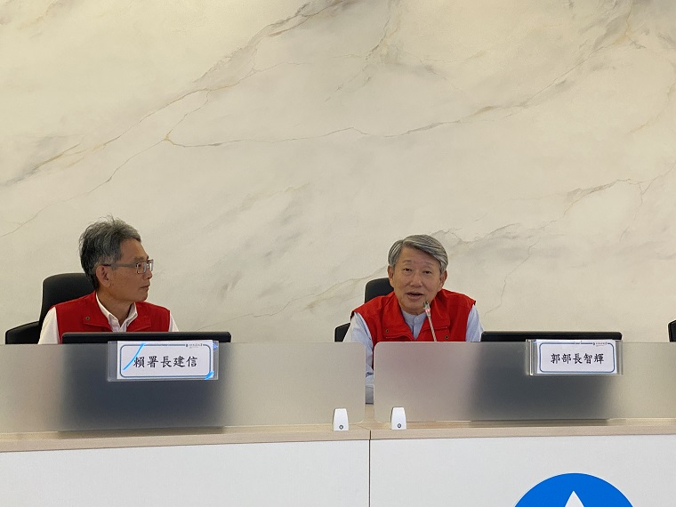 經濟部長郭智輝視導首颱凱米應變。 圖：經濟部水利署提供
