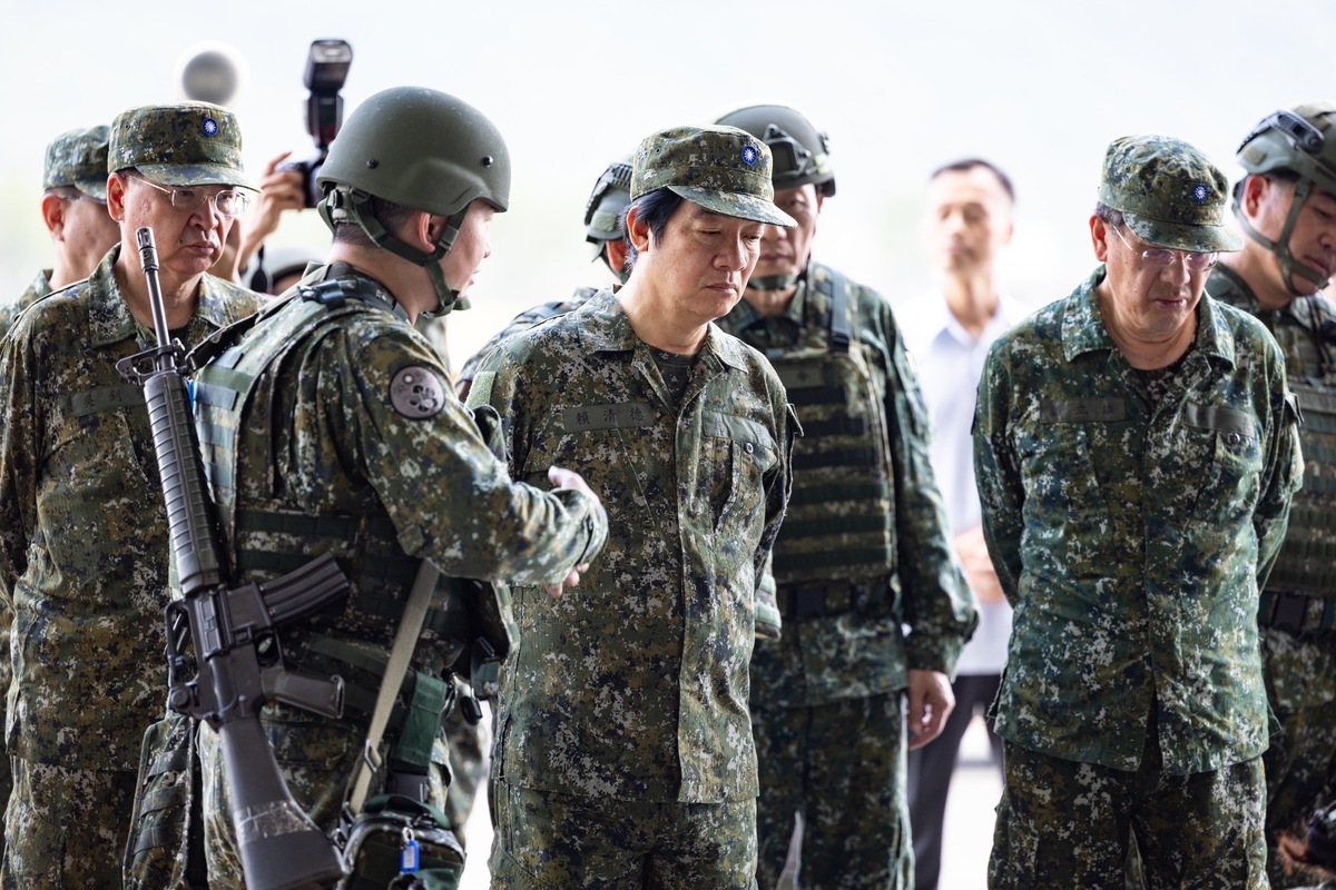總統賴清德赴花蓮地區，視導漢光演習空軍參演部隊實兵演練狀況。 圖：總統府提供