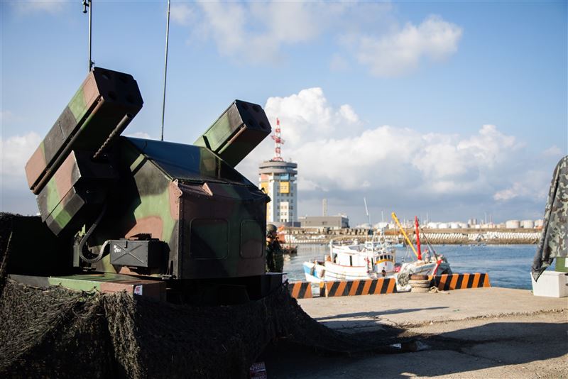 復仇者飛彈車對空實施警戒。 圖：陸軍十軍團提供