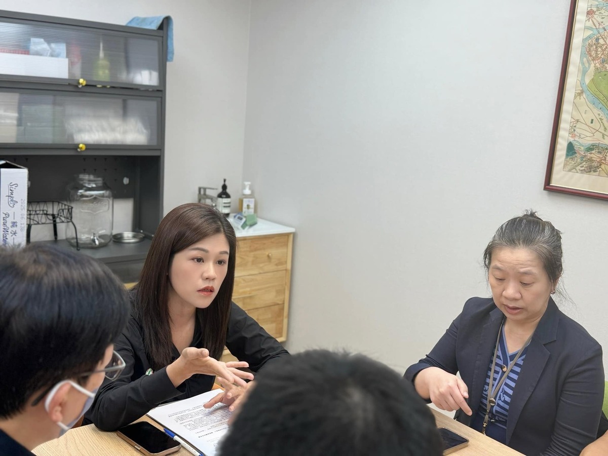 洪婉臻為家長召開協調會。 圖：取自洪婉臻臉書