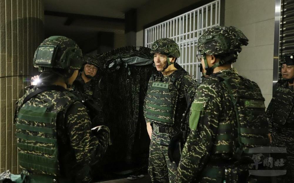 假想敵軍入侵！ 海鋒大隊今晨接繼操演 梅家樹親自視察
