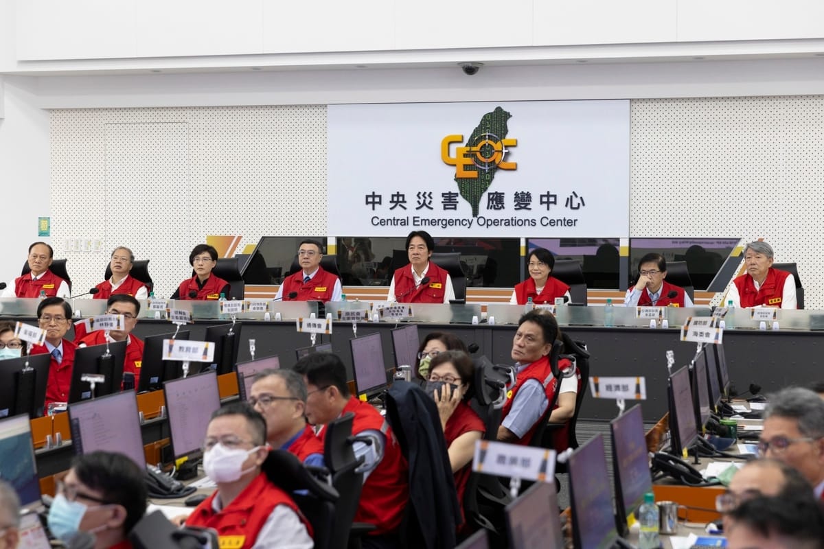 因應凱米颱風來襲，總統賴清德、行政院長卓榮泰率相關部會坐鎮中央災害應變中心。 圖：總統府/提供（資料照）