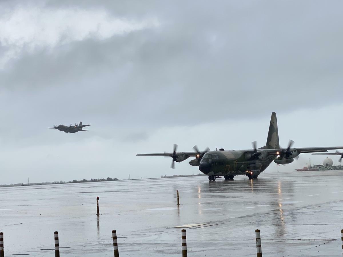 軍機從澎湖出發。 圖：交通部民用航空局／提供