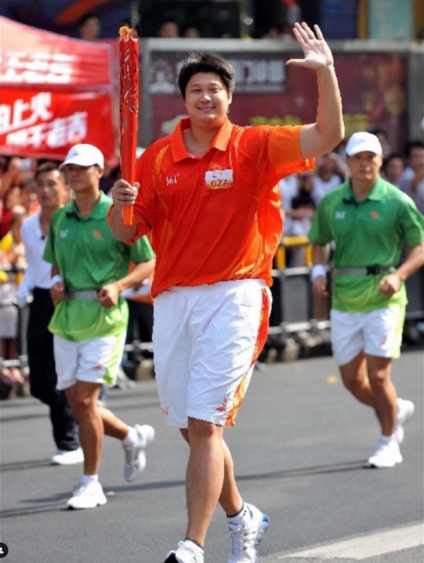 哈孝遠2010年時，曾參與廣州亞運的聖火傳遞。 圖：取自劉凡瑄IG