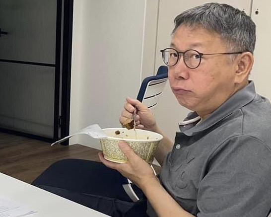 許多人已經很久沒看到這種罵台灣特定族群的污辱性名詞，在柯文哲屢屢犯錯下，柯粉沒辦法在社會上取暖，只能靠貶低台灣人來高潮。 圖：翻攝自柯文哲臉書