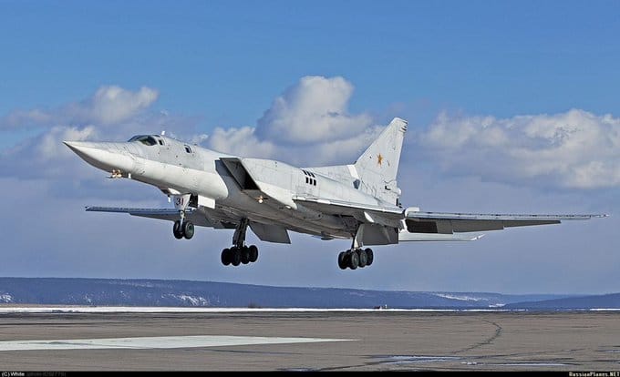 俄羅斯長程轟炸機 TU-22M3 圖:翻攝自X / 左合
