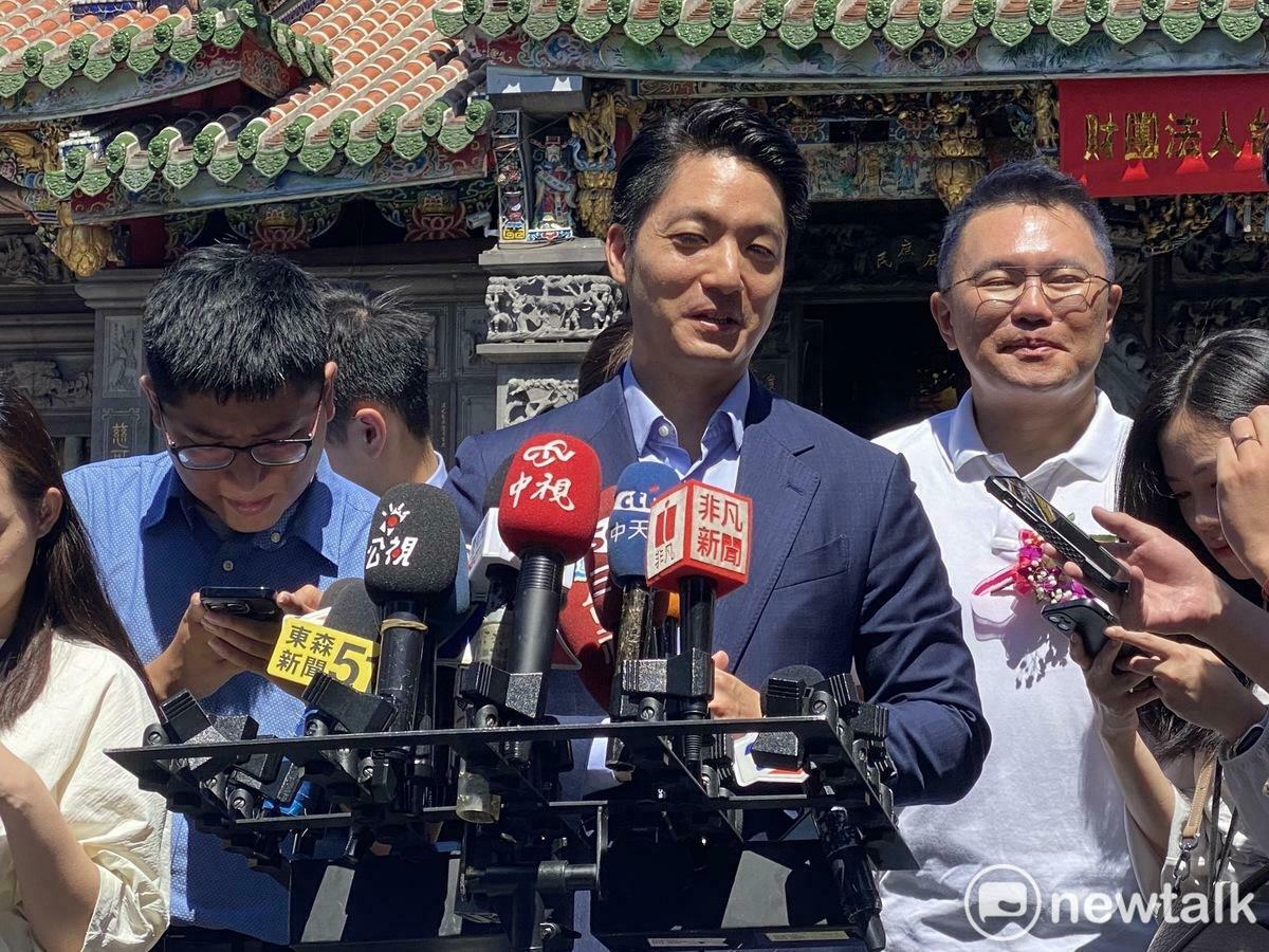 台北市長蔣萬安（中）、國民黨議員張斯綱（右）。 圖：周煊惠 / 攝