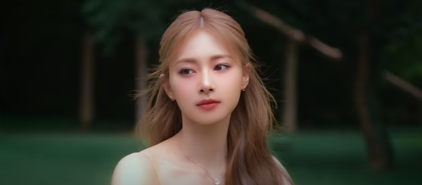 昨(1)日官方驚喜宣布子瑜將以SOLO歌手出道。 圖：翻攝自 JYP Entertainment Youtube